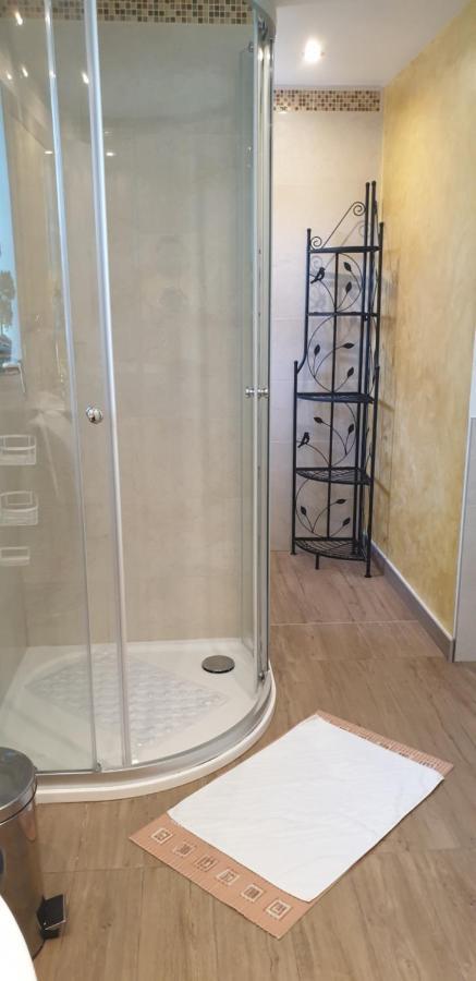 Apartments Adri, Parking In The Yard روفينج المظهر الخارجي الصورة